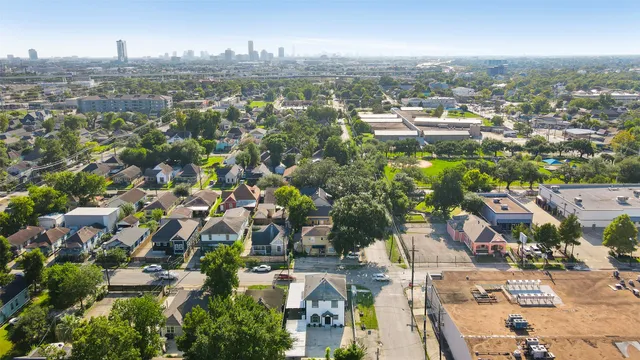 $750,000 | 2120 Fulton Street, Unit 1, Houston, TX 77009