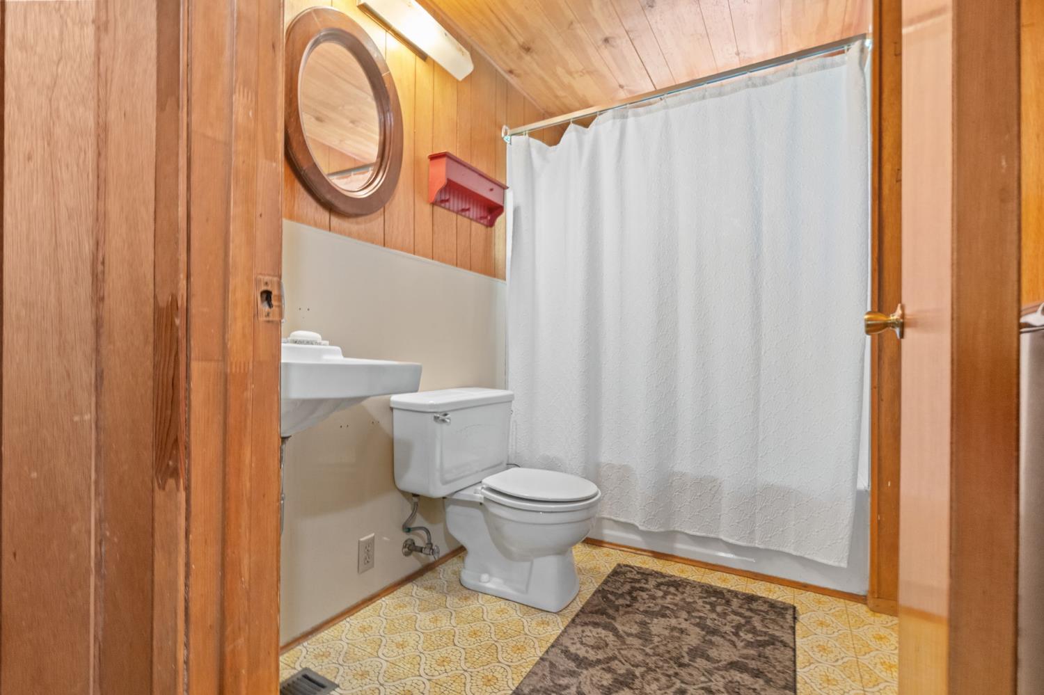 2238 Meadowview Road Arnold, CA 95223 - Photo 16 of 46 Downstairs bathroom/laundry area