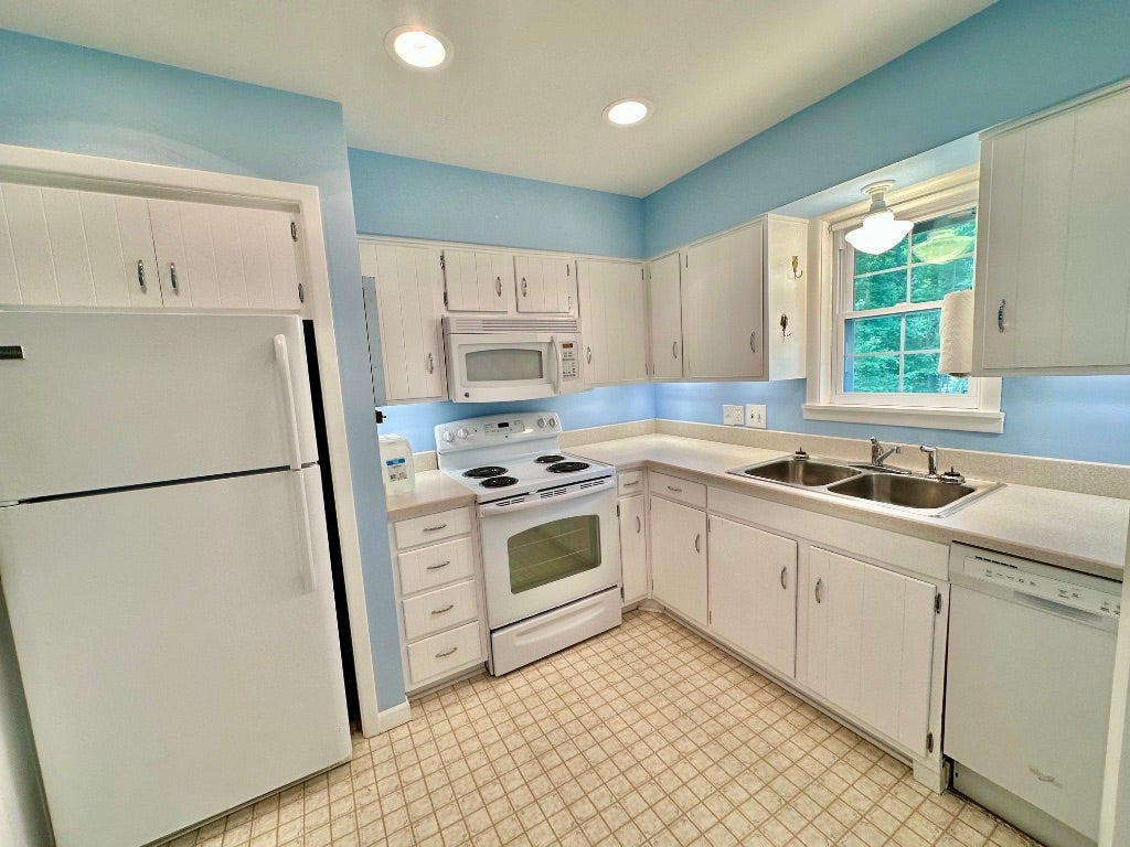 740 Horse Cove Road, Unit 9 Highlands, NC 28741 - Photo 11 of 26 Gallery Image 11