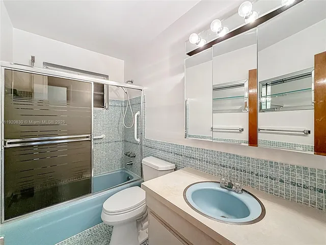 $550,000 | 7541 Embassy Boulevard, Miramar, FL 33023