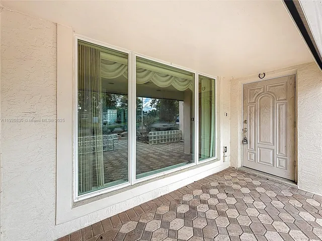 $550,000 | 7541 Embassy Boulevard, Miramar, FL 33023