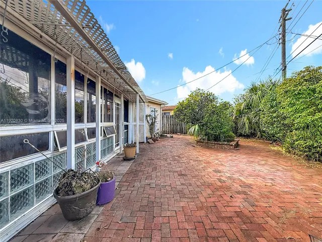 $550,000 | 7541 Embassy Boulevard, Miramar, FL 33023