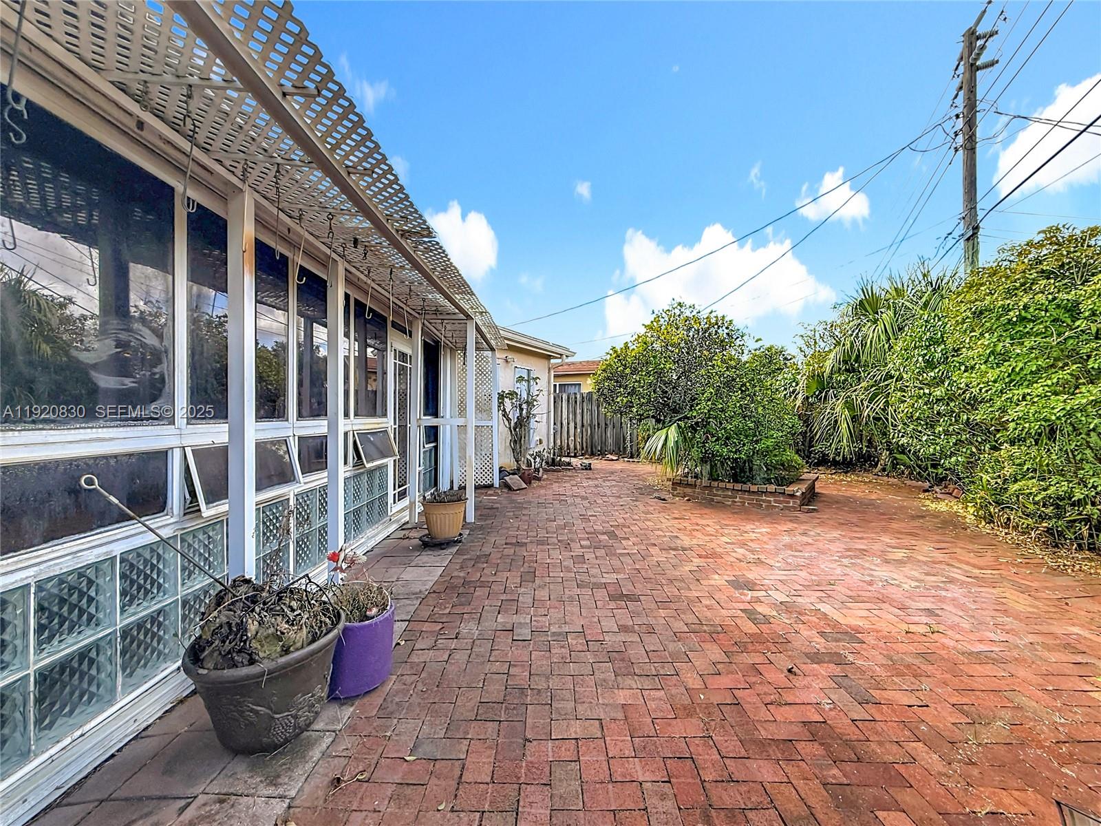 7541 Embassy Boulevard Miramar, FL 33023 - Photo 46 of 60