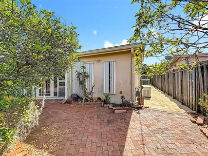 $550,000 | 7541 Embassy Boulevard, Miramar, FL 33023