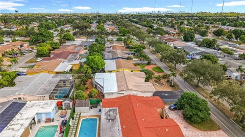 $550,000 | 7541 Embassy Boulevard, Miramar, FL 33023