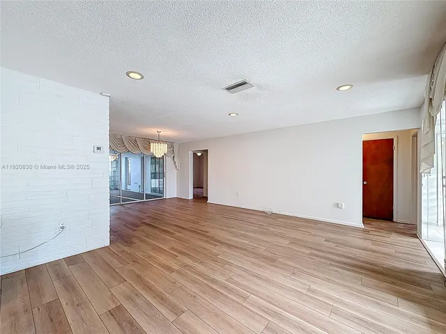 $550,000 | 7541 Embassy Boulevard, Miramar, FL 33023