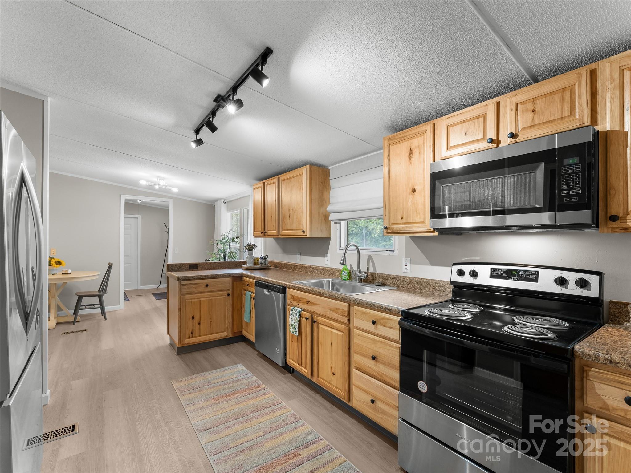 25 Overbrook Drive Saluda, NC 28773 - Photo 9 of 39