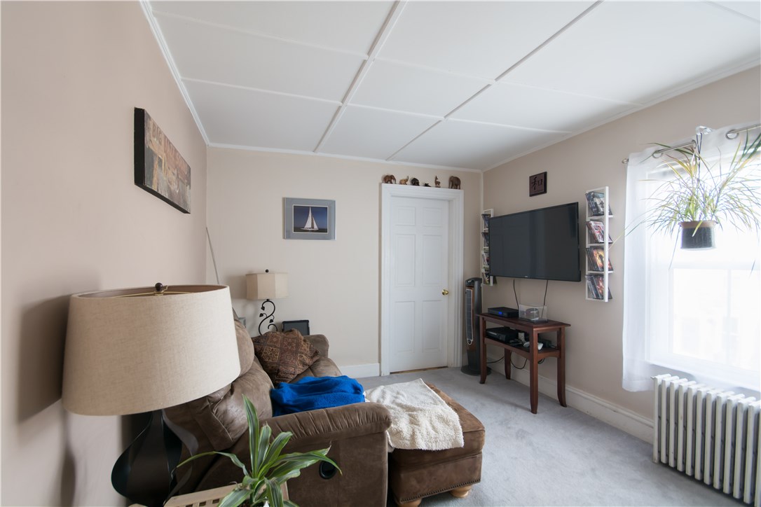 43 Merton Road Newport, RI 02840 - Photo 13 of 23