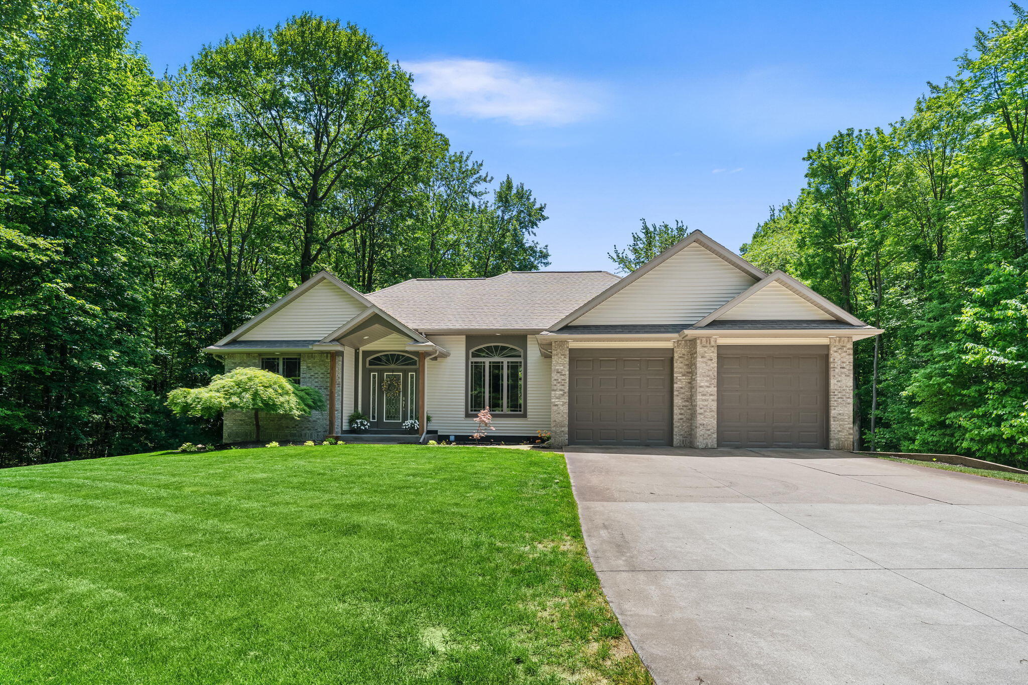 16528 West Fruitport Road Spring Lake, MI 49456 - Photo 1 of 59 01_beyc6a47ca42affdd