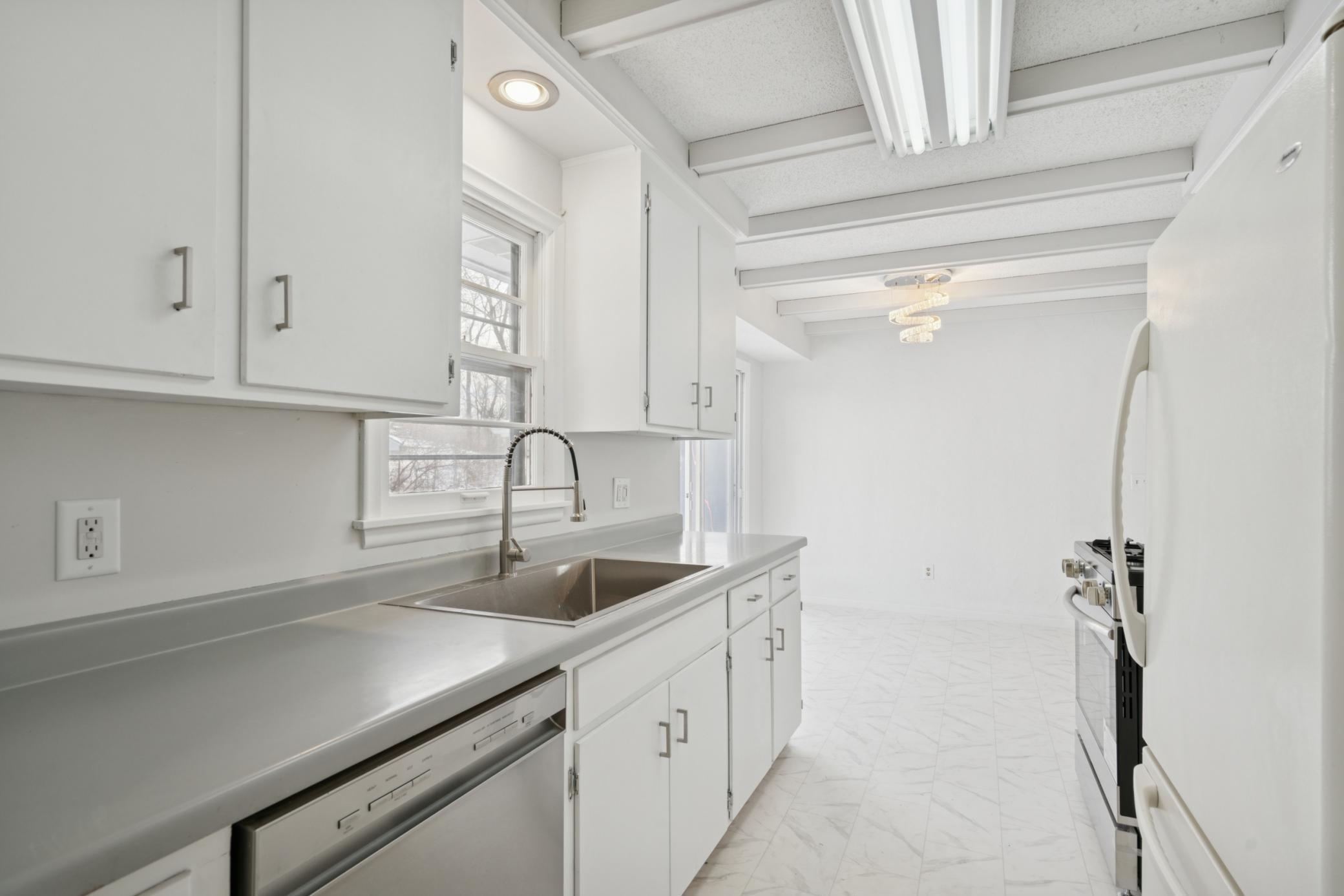 4615 Johnson Street Northeast Minneapolis, MN 55421 - Photo 9 of 31