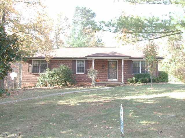 7510 Pine Trail Road Pfafftown, NC 27040 - Photo 1 of 1 Exterior Front.