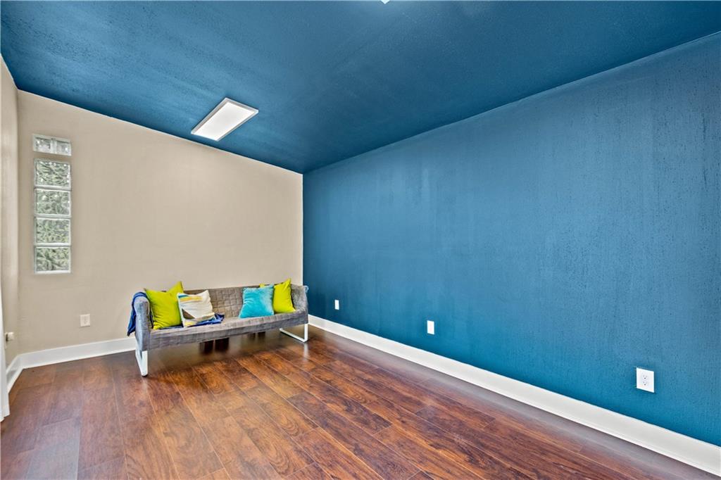 4266 Glen Lytle Road Pittsburgh, PA 15217 - Photo 21 of 25 Gallery Image 21