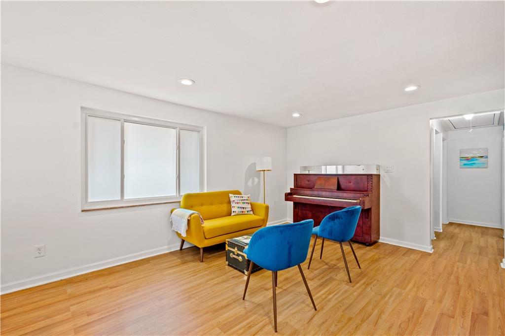 4266 Glen Lytle Road Pittsburgh, PA 15217 - Photo 5 of 25 Gallery Image 5