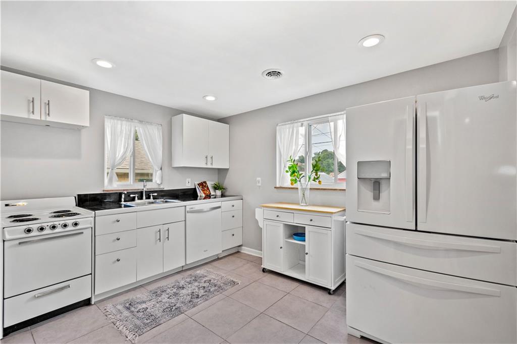 4266 Glen Lytle Road Pittsburgh, PA 15217 - Photo 8 of 25 Gallery Image 8