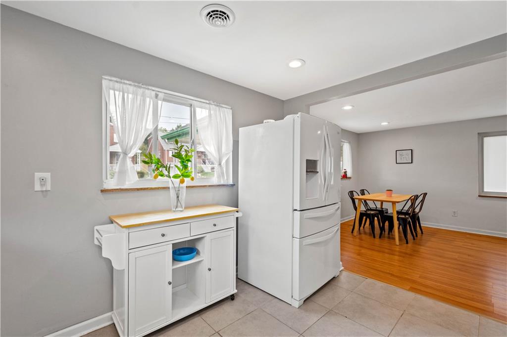 4266 Glen Lytle Road Pittsburgh, PA 15217 - Photo 10 of 25 Gallery Image 10