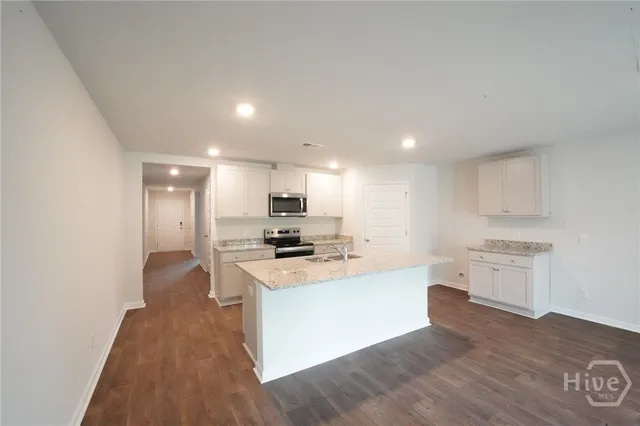 $2,200 | 457 Coconut Drive, Bloomingdale, GA 31302