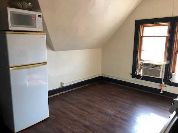 $825 | 417 State, Madison, WI 53703