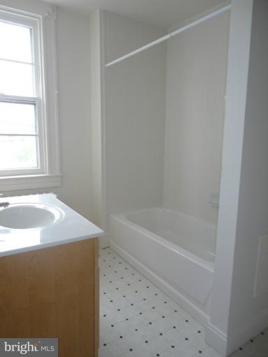 8318 Philadelphia Road Baltimore, MD 21237 - Photo 23 of 28 Bath - Unit 2