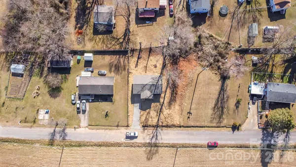 $227,000 | 2991 1st Ave Place Northwest, Hickory, NC 28601