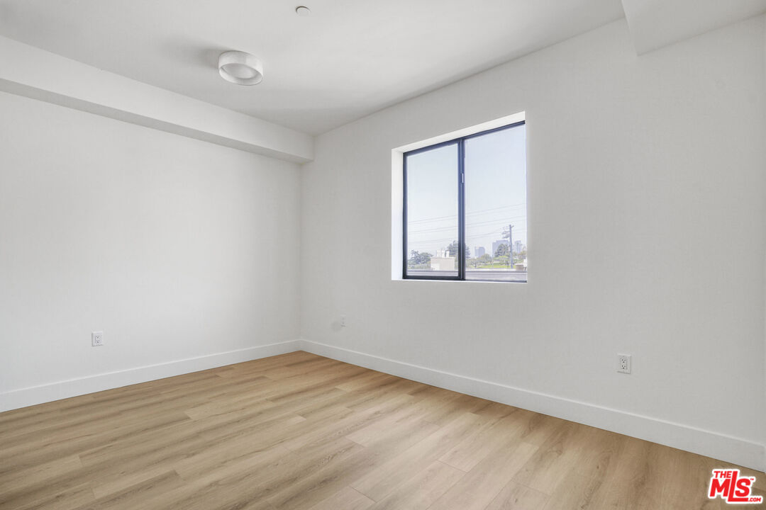 1822 Overland Avenue, Unit 302 Los Angeles, CA 90025 - Photo 4 of 10