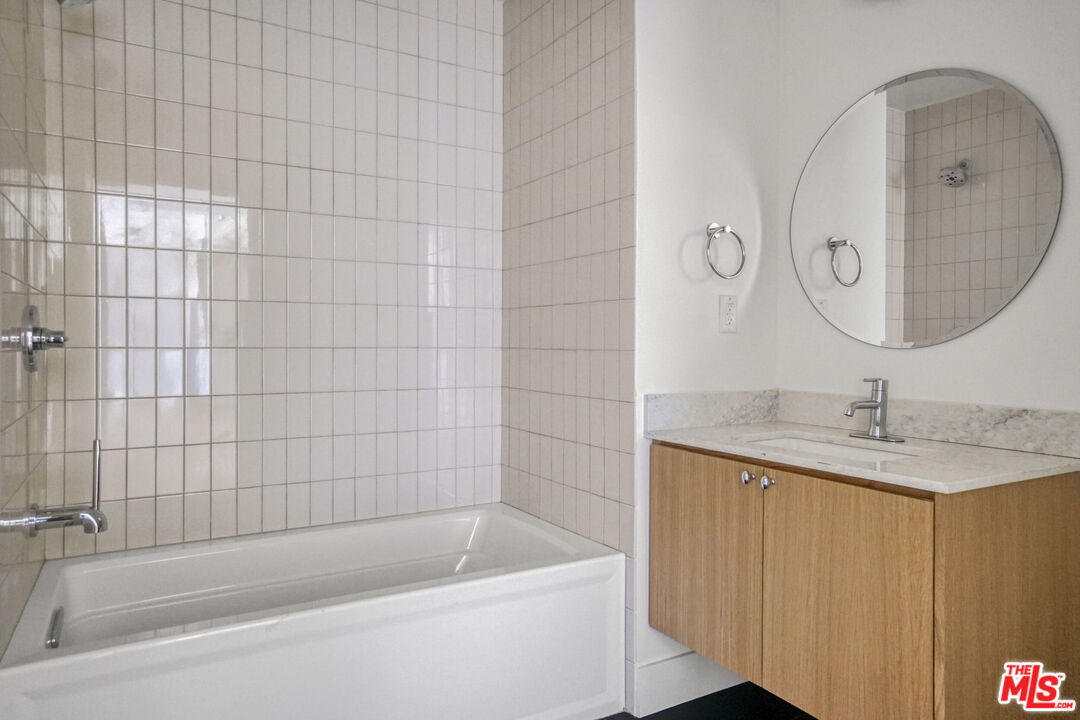 1822 Overland Avenue, Unit 302 Los Angeles, CA 90025 - Photo 6 of 10