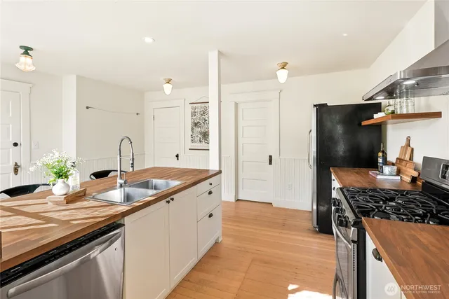 $1,349,000 | 322 Ave D, Snohomish, WA 98290