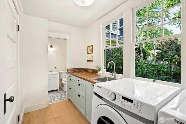 $1,349,000 | 322 Ave D, Snohomish, WA 98290