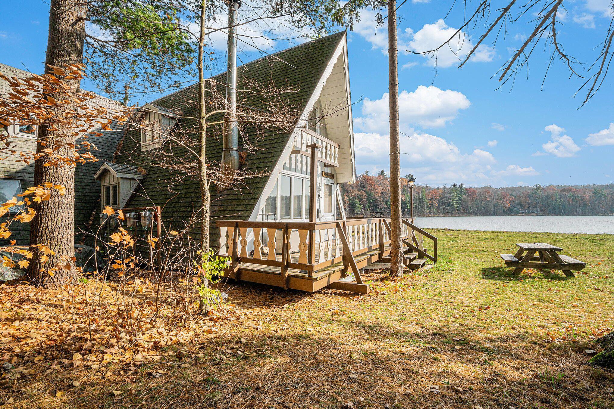 2047 West Martin Lake Road Gaylord, MI 49735 - Photo 4 of 22 20241030193136684567000000-o