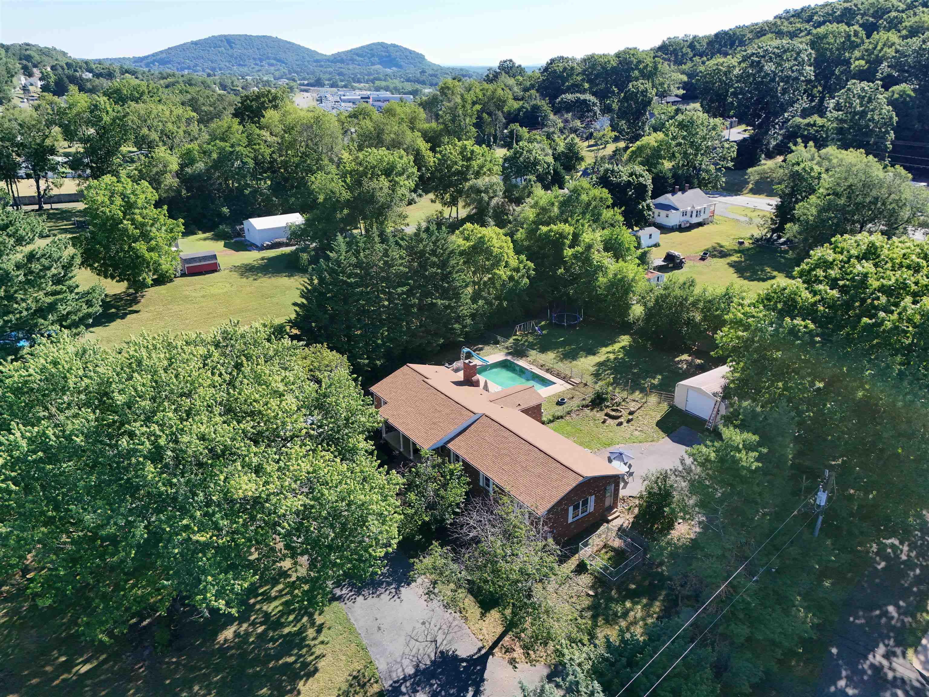 234 Montgomery Road Staunton, VA 24401 - Photo 3 of 39