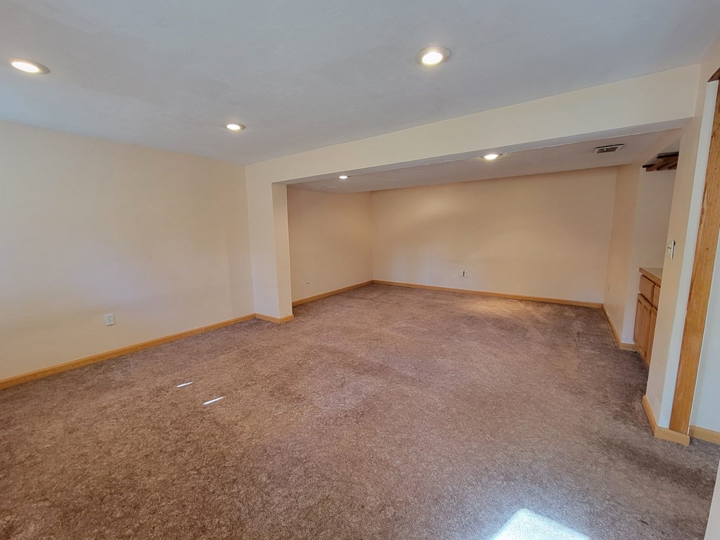 31 Richards Road Southborough, MA 01772 - Photo 18 of 24 Gallery Image 18