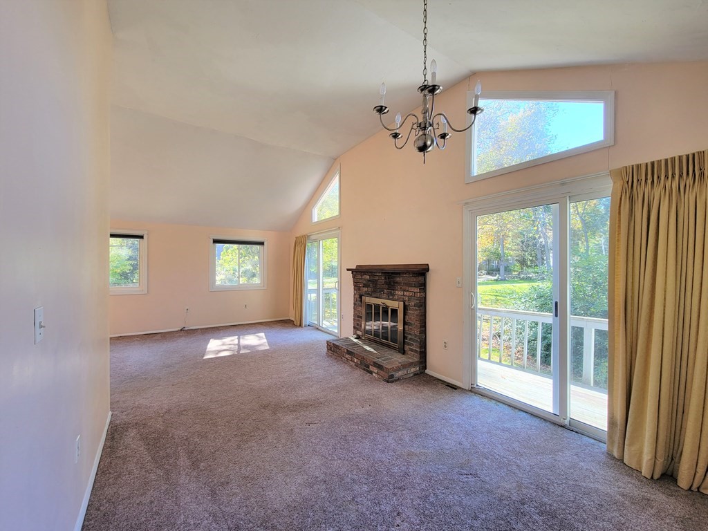 31 Richards Road Southborough, MA 01772 - Photo 8 of 24 Gallery Image 8