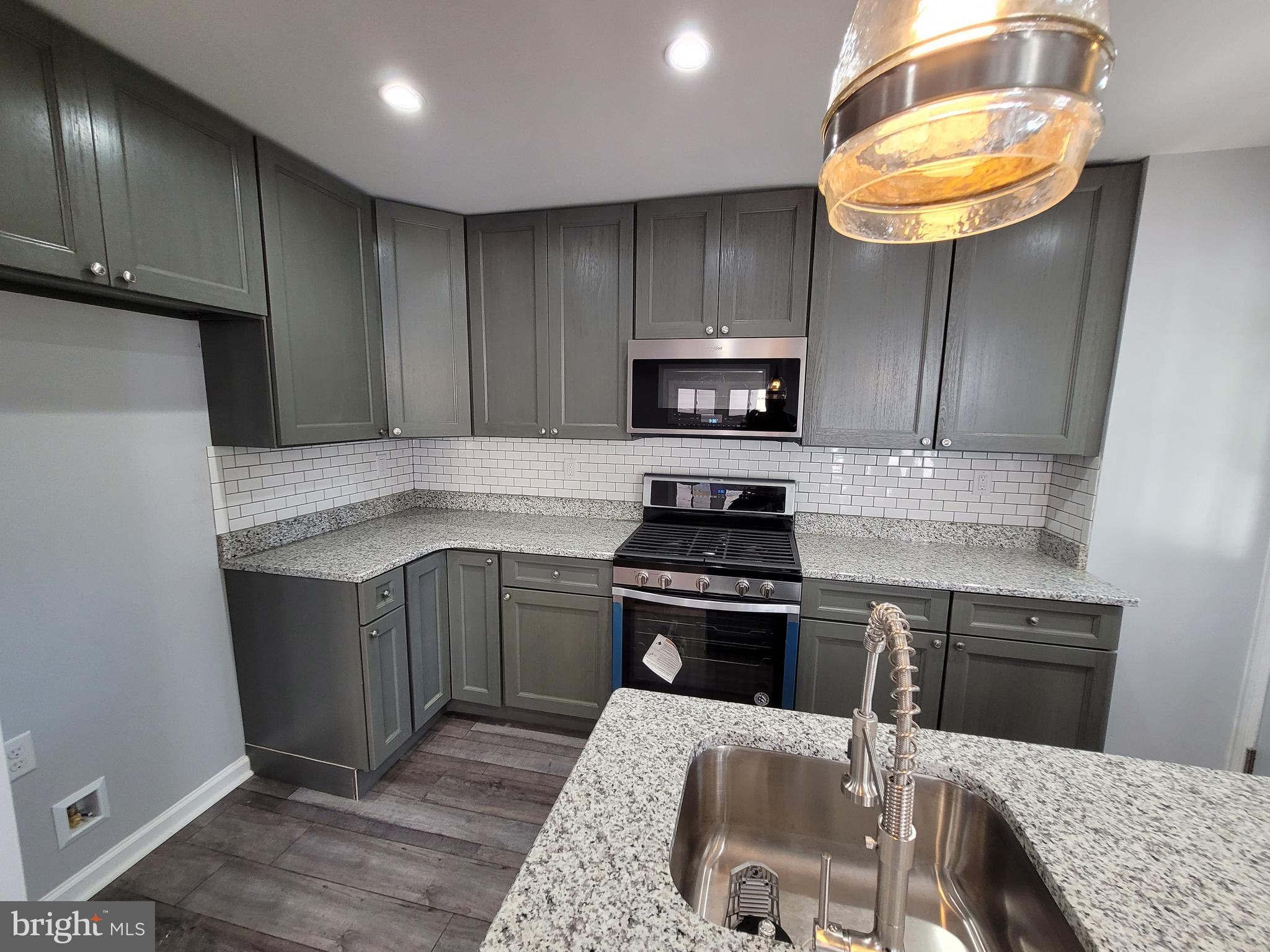 106 Harvin Road Upper Darby, PA 19082 - Photo 13 of 35 Kitchen