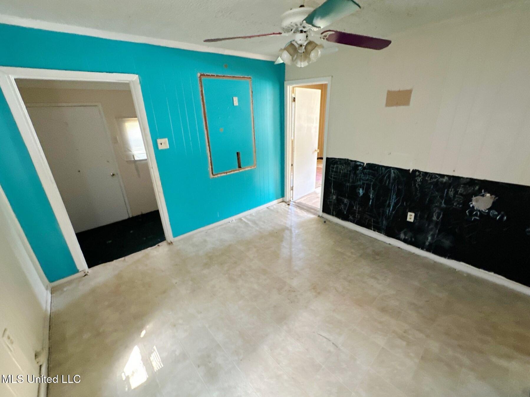 220 Pin Oak Drive Jackson, MS 39213 - Photo 13 of 22 72-Sep 19 2024 02_28pm-4FQ3