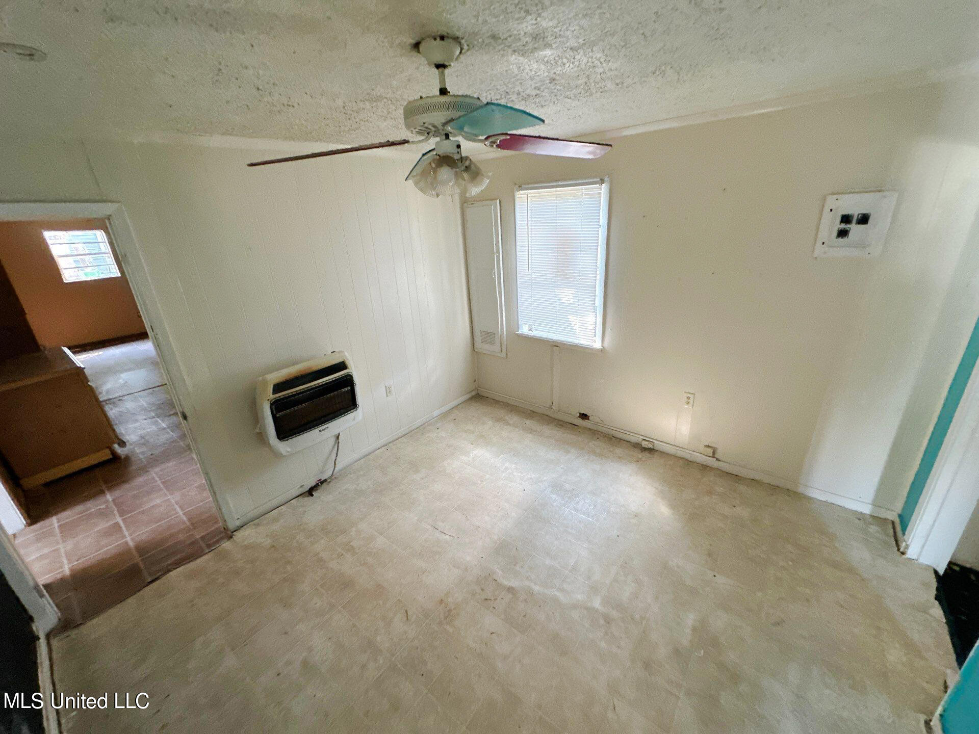 220 Pin Oak Drive Jackson, MS 39213 - Photo 14 of 22 75-Sep 19 2024 02_28pm-75zD