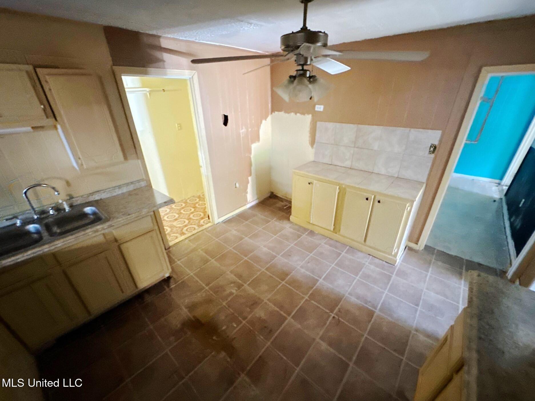 220 Pin Oak Drive Jackson, MS 39213 - Photo 5 of 22 14-Sep 19 2024 02_26pm-oXXB