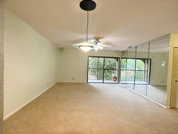 $1,990 | 924 Southwest 9th St Circle, Unit 206, Boca Raton, FL 33486