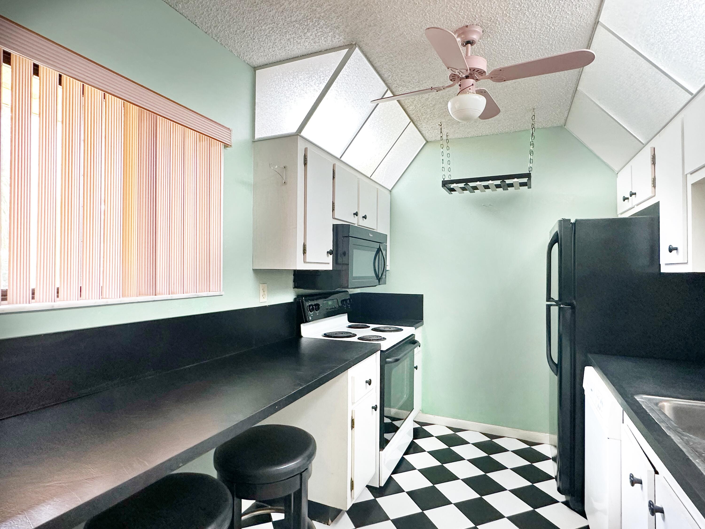 924 Southwest 9th St Circle, Unit 206 Boca Raton, FL 33486 - Photo 12 of 37 63B1FAA0-6C6A-483F-ADDE-A676B772B4E6