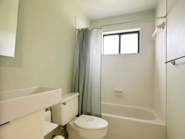 $1,990 | 924 Southwest 9th St Circle, Unit 206, Boca Raton, FL 33486