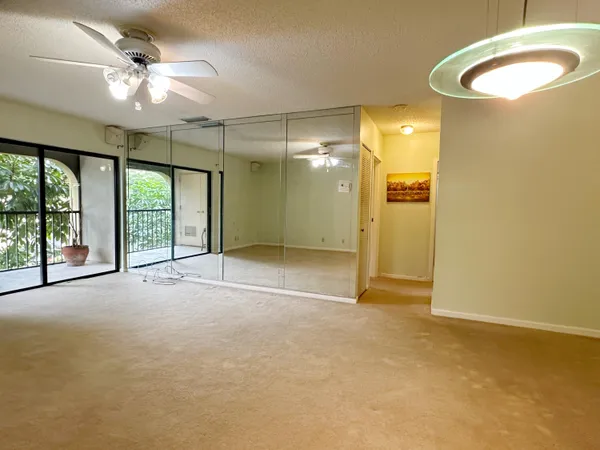 $1,990 | 924 Southwest 9th St Circle, Unit 206, Boca Raton, FL 33486