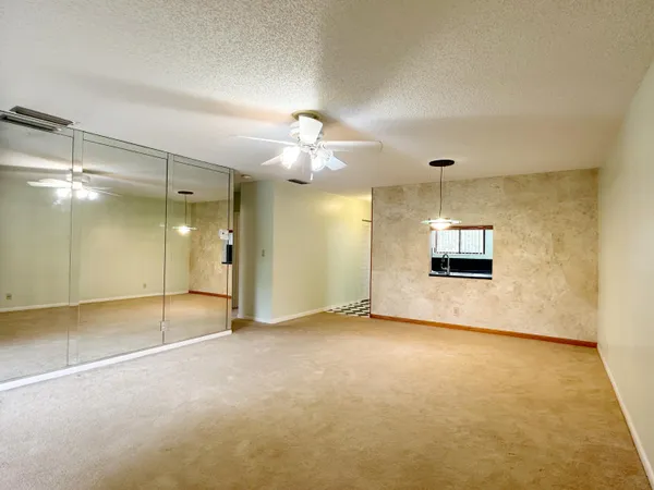 $1,990 | 924 Southwest 9th St Circle, Unit 206, Boca Raton, FL 33486