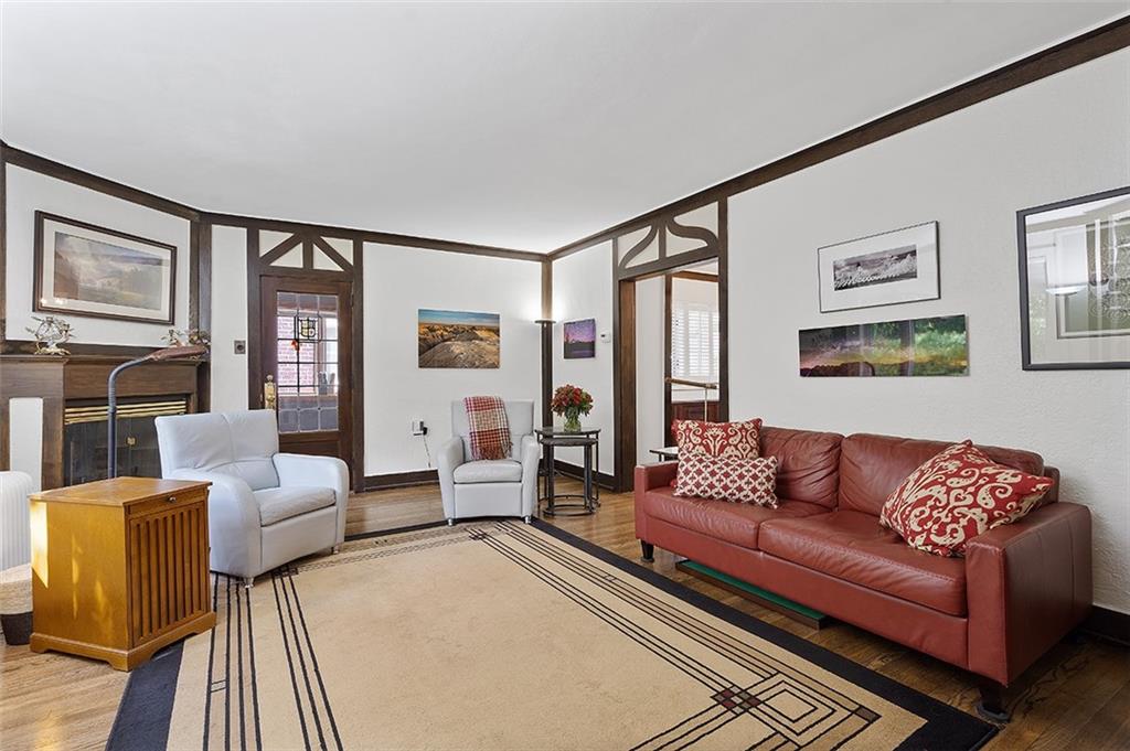316 Gladstone Road Pittsburgh, PA 15217 - Photo 5 of 20 Gallery Image 5