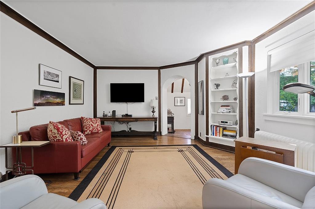 316 Gladstone Road Pittsburgh, PA 15217 - Photo 6 of 20 Gallery Image 6