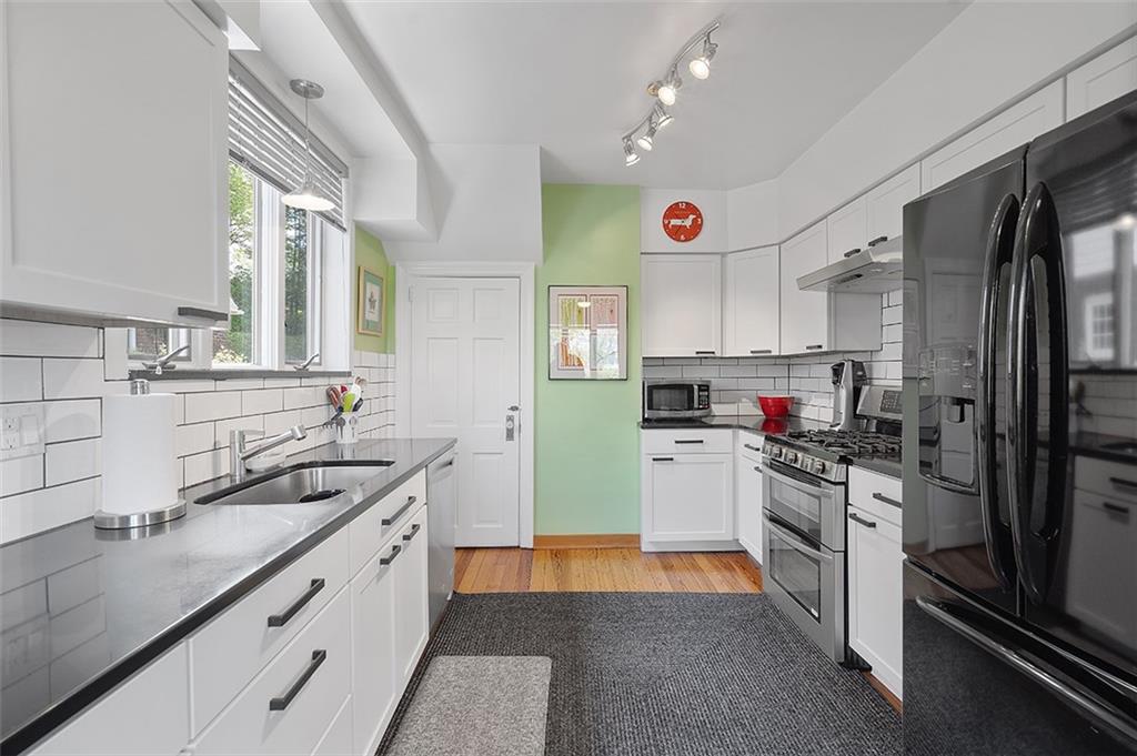 316 Gladstone Road Pittsburgh, PA 15217 - Photo 9 of 20 Gallery Image 9