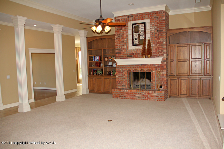 9001 Dove Road Canyon, TX 79015 - Photo 3 of 47 Livingroom
