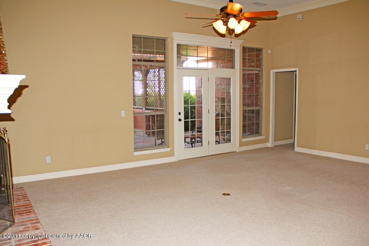 9001 Dove Road Canyon, TX 79015 - Photo 7 of 47 livingroom2