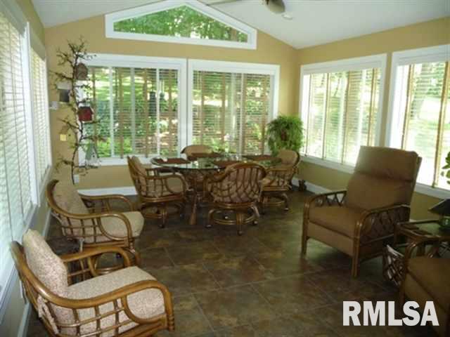 5660 Crow Creek Road Bettendorf, IA 52722 - Photo 14 of 19 Gallery Image 14
