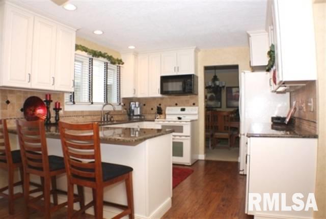 5660 Crow Creek Road Bettendorf, IA 52722 - Photo 6 of 19 Gallery Image 6