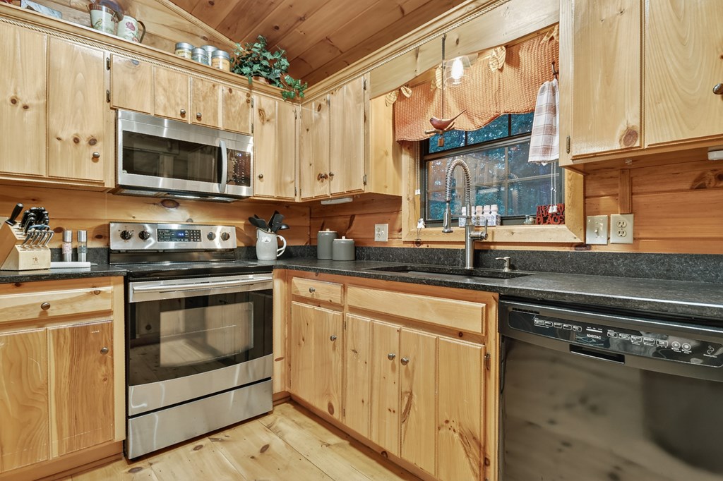 97 Doyle Carder Parkway Blue Ridge, GA 30513 - Photo 16 of 49 Gallery Image 16