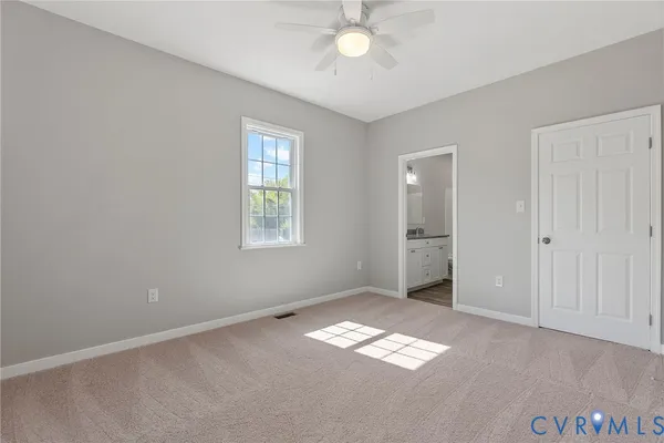 a view of empty room with window