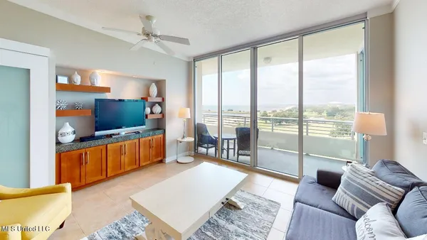 $2,695 | 2060 Beach Boulevard, Unit 601, Biloxi, MS 39531